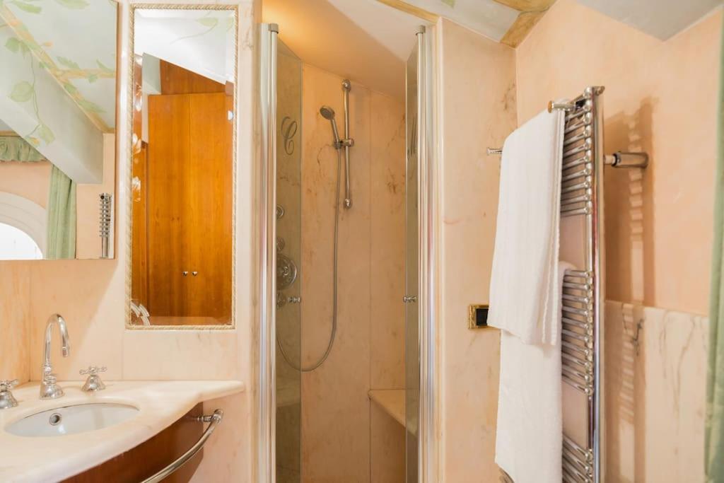 Carbonesi Luxury - Centro Storico Daire Bolonya Dış mekan fotoğraf